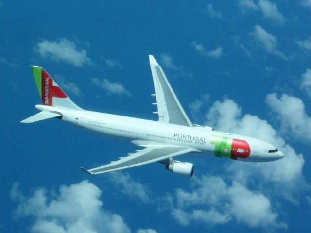 Airbus A330-200 (CS-TOG)