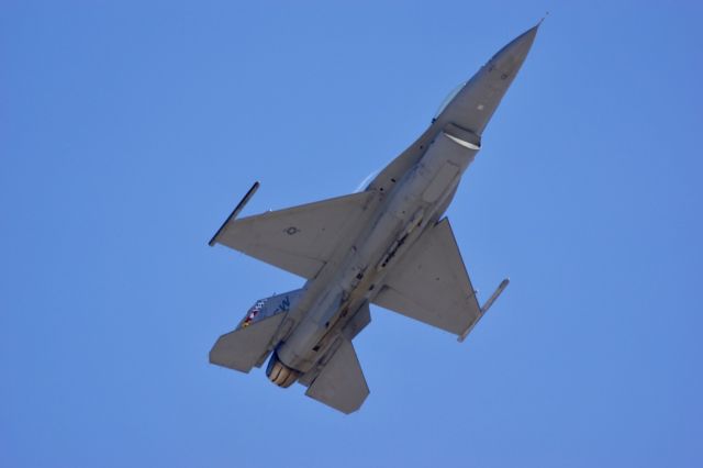 Lockheed F-16 Fighting Falcon — - Miramar Air Station 2019 Viper Demo Team 