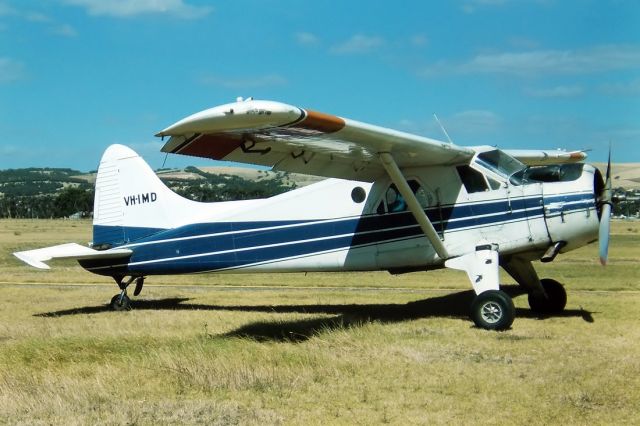 Piper Saratoga/Lance (VH-IMD) - DE HAVILLAND CANADA DHC- BEAVER 1- REG : VH-IMD (CN 1423) - PARAFIELD ADELAIDE SA. AUSTRALIA - YPPF (3/11/1980)35MM SLIDE CONVERSION USING A LIGHTBOX AND A NIKON L810 DIGITAL CAMERA IN THE MACRO MODE