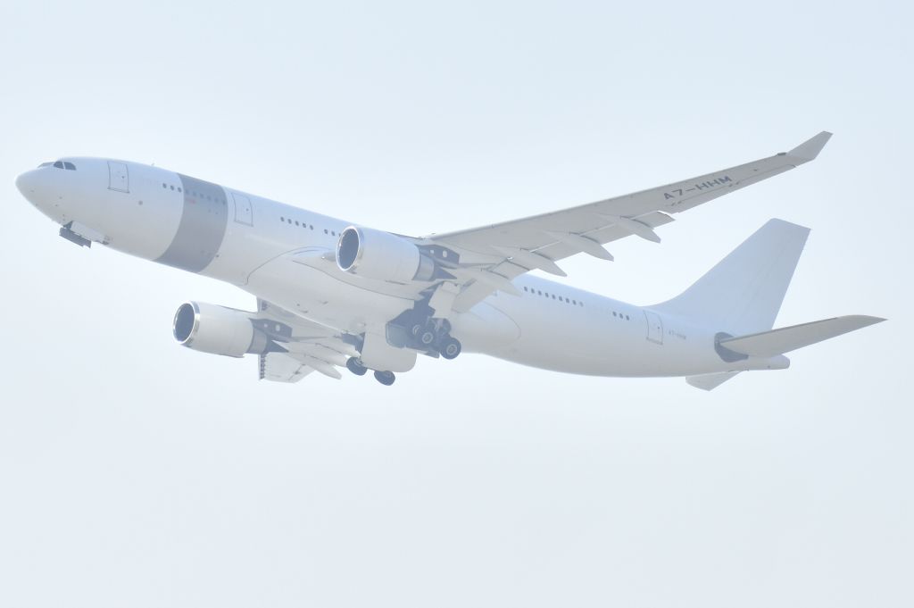Airbus A330-200 (A7-HHM)