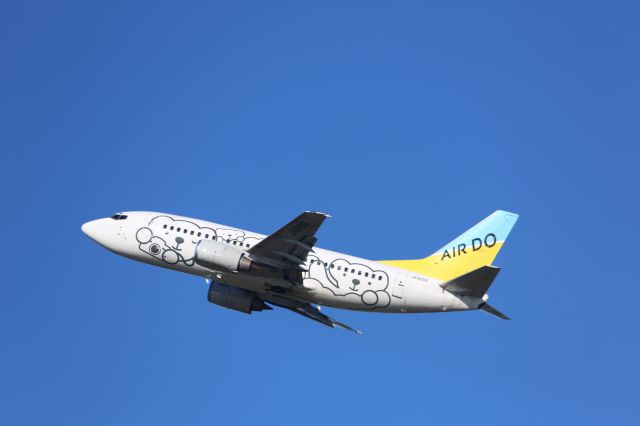 Boeing 737-500 (JA8196)