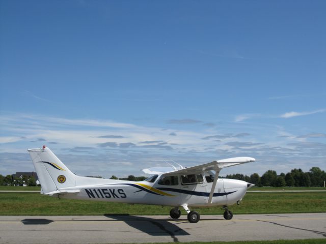 Cessna Skyhawk (N115KS)