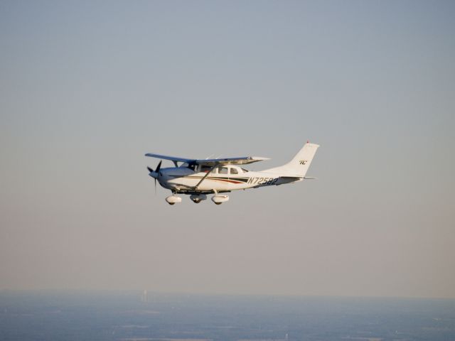 Cessna 206 Stationair (N72582) - Flying in formation with N72582 near Columbus, OH.