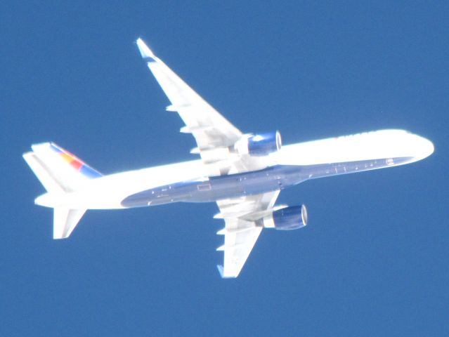 Boeing 757-200 (N718TW)