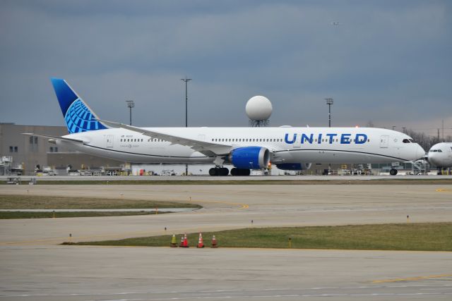 BOEING 787-10 Dreamliner (N12021) - CDG-ORD Diversion 03-10-23. Headed back up to ORD 03-10-23