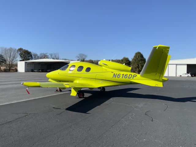 Cirrus Vision SF50 (N616DP)