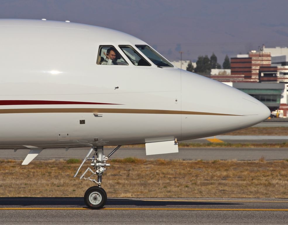 Dassault Falcon 900 (C-GPOT)
