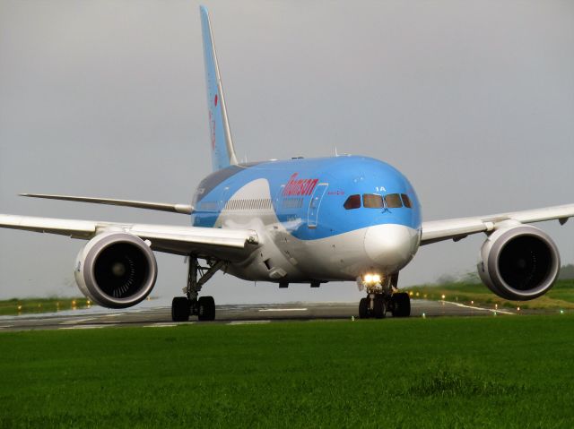 Boeing 787-8 (G-TUIA)