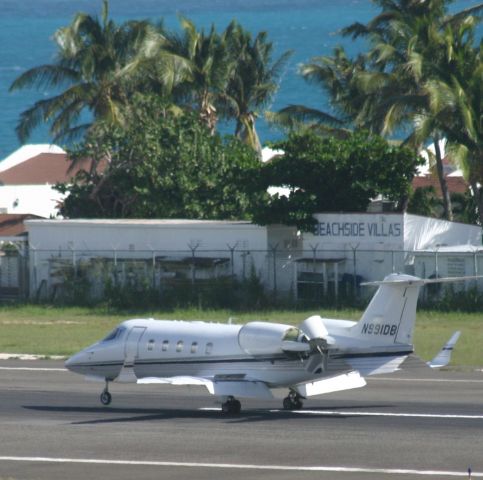 Learjet 60 (N991DB)