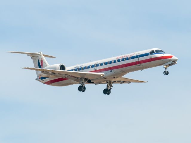 Embraer ERJ-135 (N827AE) - 12/31/2018