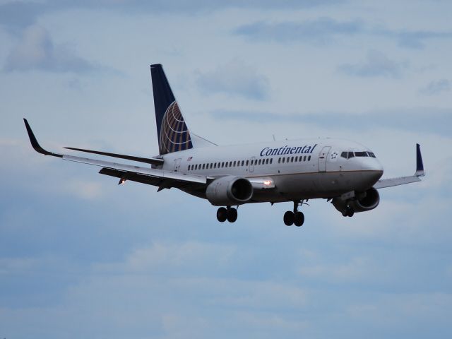 Boeing 737-500 (N11651) - 18C - 3/14/10