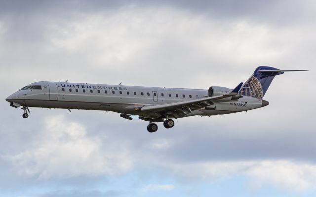 Canadair Regional Jet CRJ-700 (N728SK)