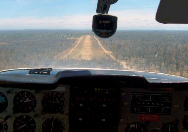 Cessna Centurion (ZS-AVB) - Final Apporach RW36 at Ingwelala, South Africa.