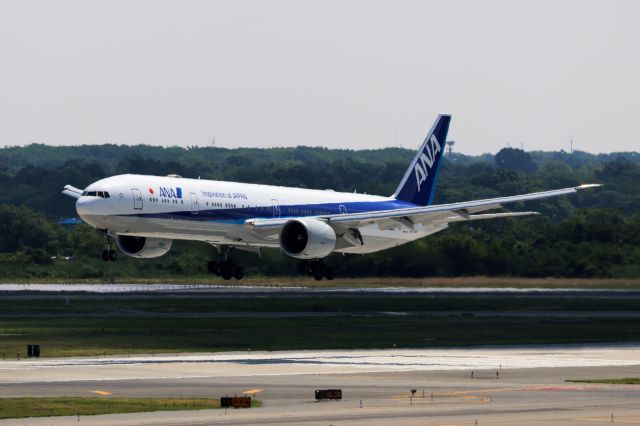 BOEING 777-300ER (JA798A)