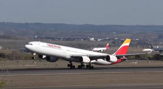 Airbus A340-600 (EC-JBA) - takeoff from R36L