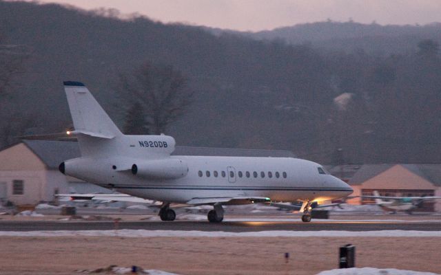 Dassault Falcon 900 (N920DB)