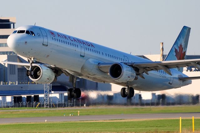 Airbus A321 (C-GJVX) - Taking off from Rwy 24L to YYZ/CYYZ then on to LAS/KLAS.