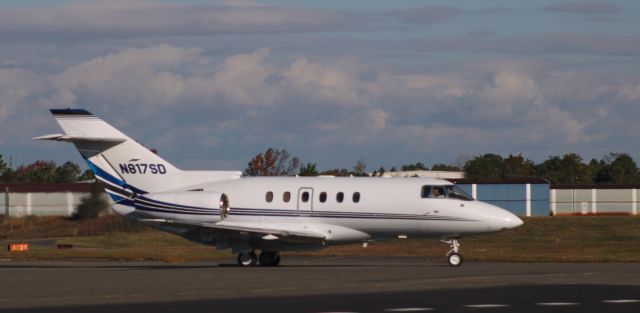 Hawker 800 (N817SD) - Taxiing for departure is this 2001 Raytheon Hawker 800XP in the Autumn of 2021.