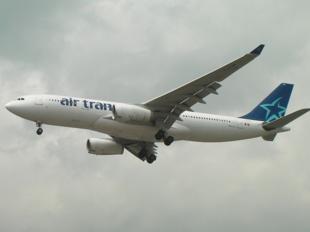 Airbus A330-300 (C-GKTS) - Runway 24R