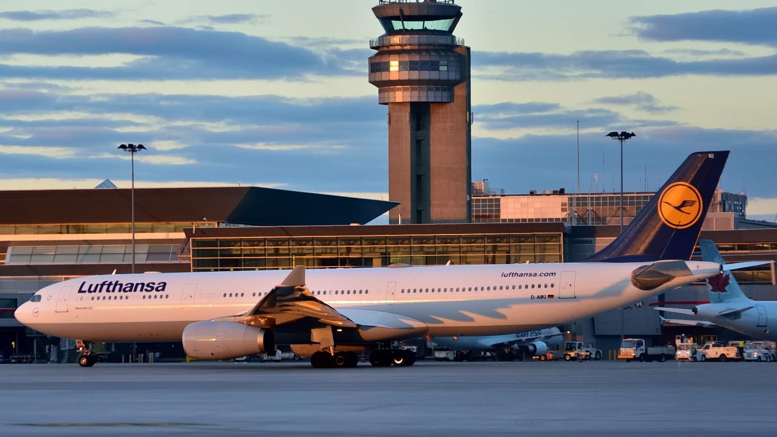 Airbus A330-300 (D-AIKI)