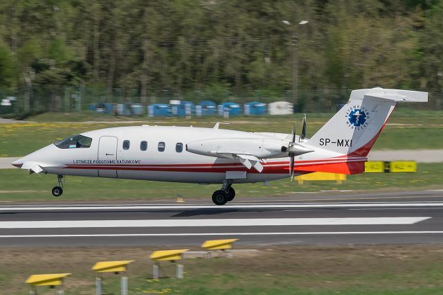 Piaggio P.180 Avanti (SP-MXI)