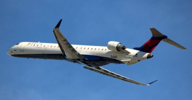 Canadair Regional Jet CRJ-900 (N800SK) - Operating as DELTA CONNECTION,  SkyWest # 4828 off of 30L to KSLC  11-20-2015