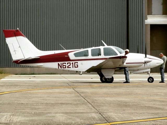 Beechcraft Baron (58) (N621G)