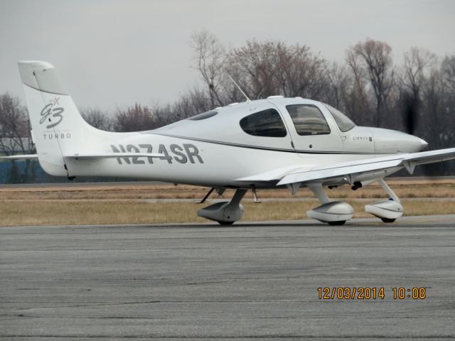 Cirrus SR-22 (N274SR) - Getting ready to leave Miami Oklahoma for SDF.