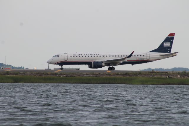 Embraer ERJ-190 (N956UW)