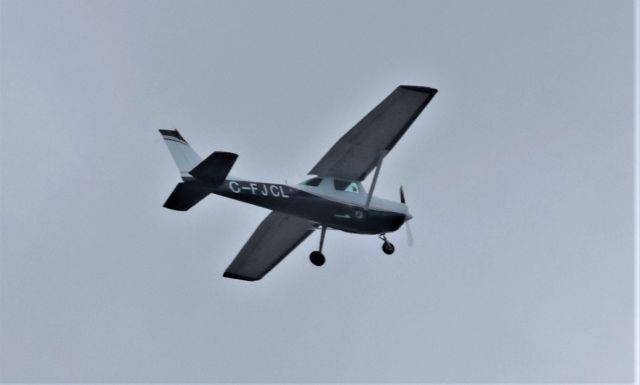 C-FJCL — - C-FJCL Cessna 152 Cargair Aviation Ltee Survolant la Ville de Lavaltrie QC. le 27-04-2023 à 15:07