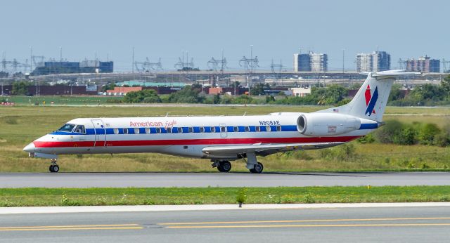 Embraer ERJ-135 (N808AE) - This American Eagle (Envoy) rolls out on runway 15R at YYZ still in the old AE colours.