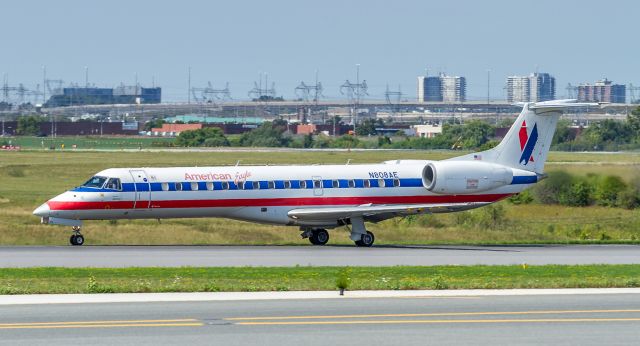 Embraer ERJ-135 (N808AE) - This American Eagle (Envoy) rolls out on runway 15R at YYZ still in the old AE colours.