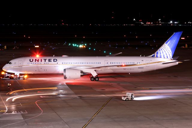 Boeing 787-9 Dreamliner (N38950) - Uniteds Boeing B787-9 arriving for the first time at KIAH.