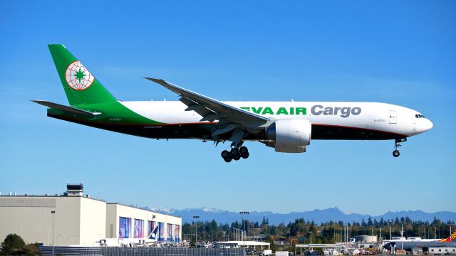 Boeing 777-200 (B-16781) - BOE221 on final to Rwy 16R during a B1 flight on 10.27.17. (ln 1526 / cn 62824). This is the first B777F for EVA.