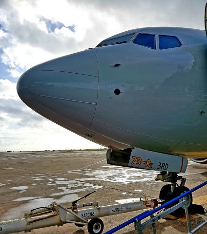 Boeing 737-800 (N314RH) - Snapped it boarding @ Barbados to Miami.. Taken with my Samsung S7 Edge