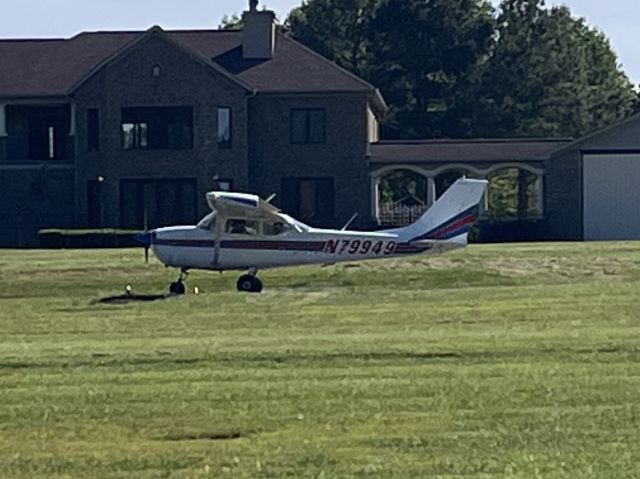 Cessna Skyhawk (N79949)