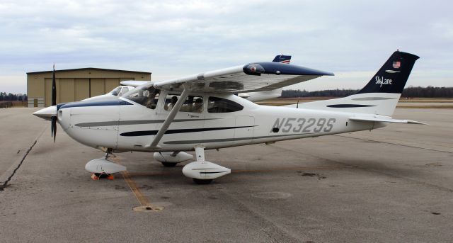 Cessna Skylane (N5329S) - A Cessna 182T Skylane, belonging to the State of Alabama Department of Conservation, on the ramp at Pryor Field Regional Airport, Decatur, AL - January 18, 2017.