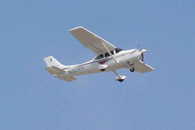 Cessna Skyhawk (N107PF) - N107PF departs Runway 14 at Sarasota-Bradenton International Airport