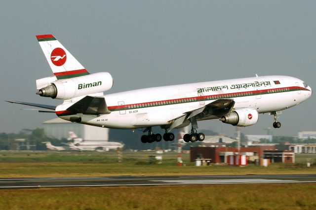 McDonnell Douglas DC-10 (S2-ACR)