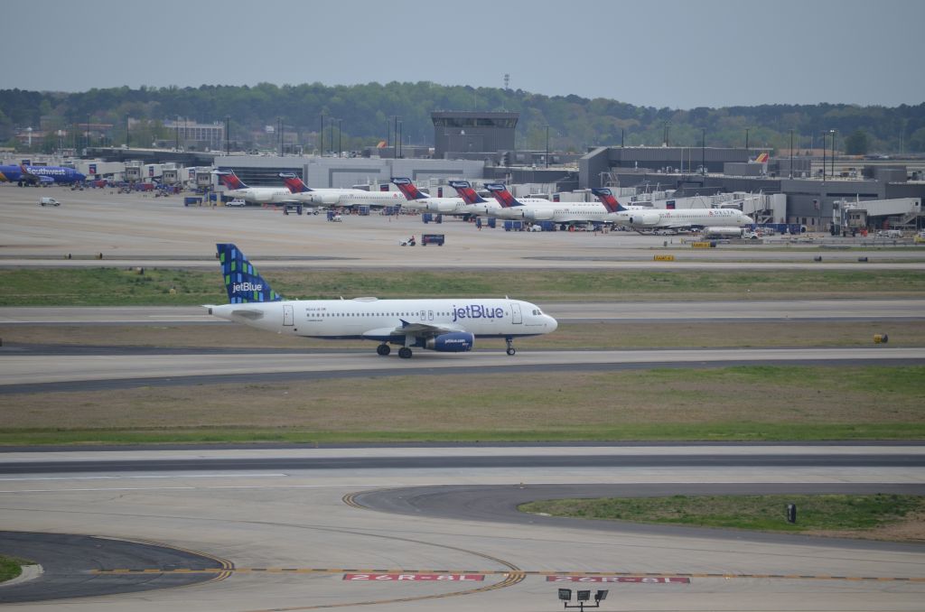 Airbus A320 (N644JB)
