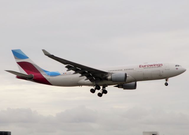Airbus A330-200 (D-AXGD)