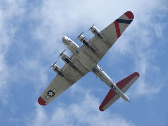 Boeing B-17 Flying Fortress (N3701G)