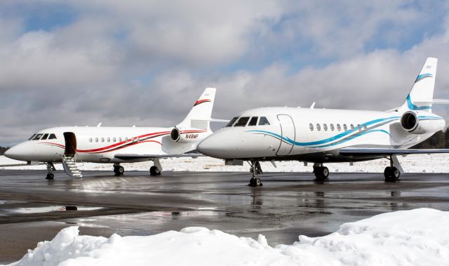 Dassault Falcon 2000 (N48MF) - Falcons getting some sun.