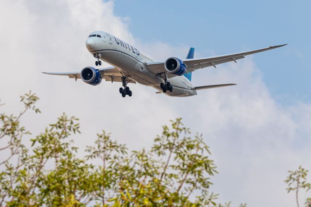 BOEING 787-10 Dreamliner (N13013)