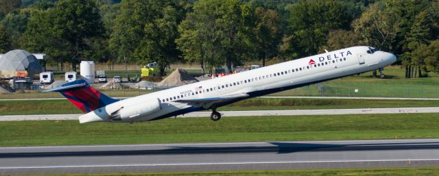 McDonnell Douglas MD-88 (N920DL)