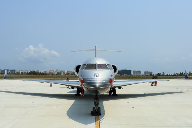 Bombardier Global 5000 (N103ZZ)