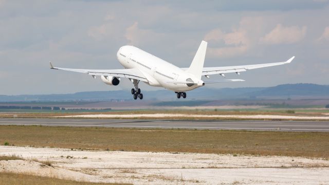 Airbus A330-200 (G-VYGK)