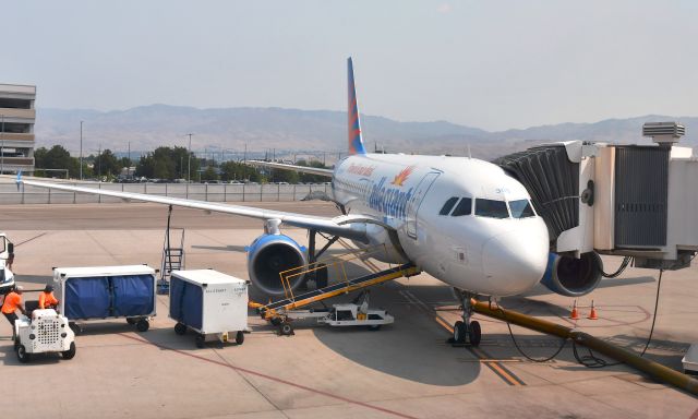 Airbus A319 (N305NV) - Allegiant Air Airbus A319-112 N305NV in Boise 