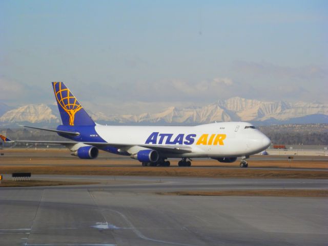 Boeing 747-400 (N475MC) - Departing CYYC April 8 2014