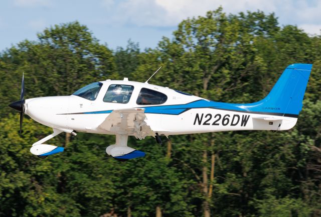 Cirrus SR-22 (N226DW)